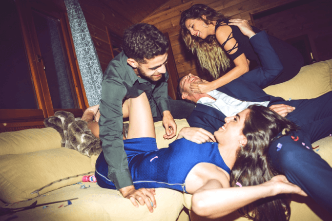 【乱交】グループセックスってどこで募集してるの？参加してみた体験談とリスク